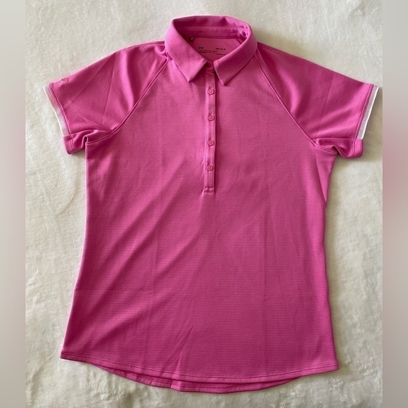 UNDER Armour Women’s Top Size Medium - Picture 1 of 7